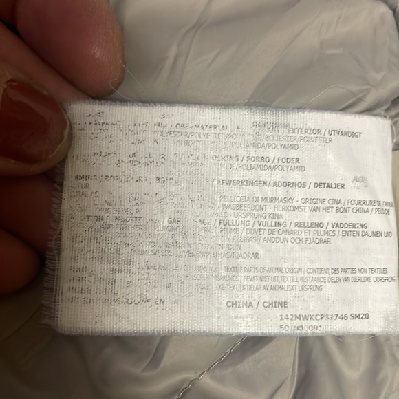 Woolrich downfilled parka with real fur hood trim - Picture 10 of 13